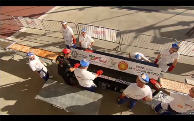EXPO2015. Record per la Pizza piu' lunga del mondo