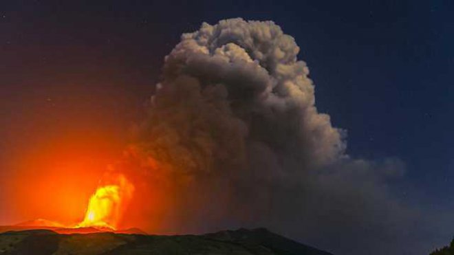 Etna in eruzione (foto di archivio)