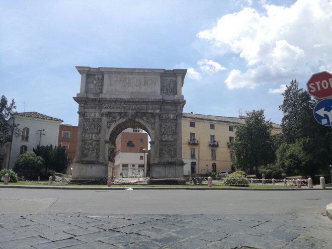 Arco di Traiano 