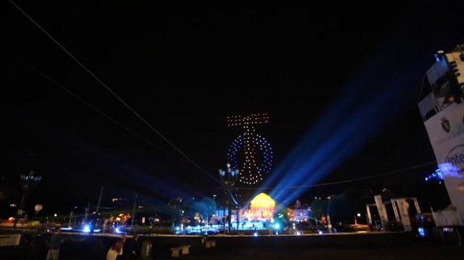 Torino. Spettacolare: 302 droni luminosi in volo per festeggiare il Santo Patrono