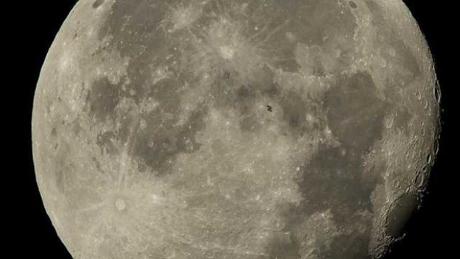Eclissi lunare totale, unica nel 2021: il 26 maggio spunta la Superluna