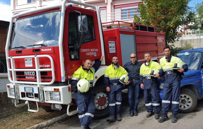 Zaccaria Spina al centro con alcuni operai forestali del Fortore