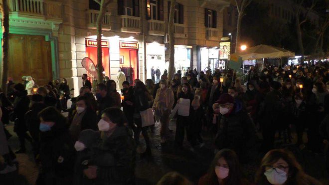 Napoli. Candele e bandiere della pace al Vomero: duemila persone in piazza