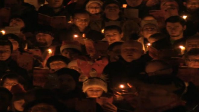 Union Berlino, 27.000 tifosi cantano per il Natale