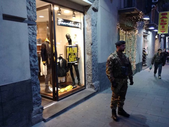 Napoli. Esercito impegnato come forza di Polizia