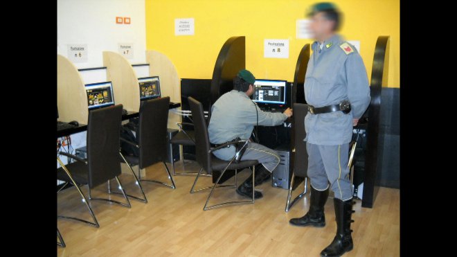 Salerno Guardia di Finanza centri di scommesse