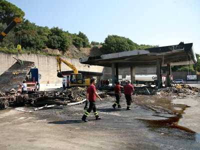 SS372 -  Il distributore di benzina dopo l'incidente (Foto: Lorenzo Palmieri)