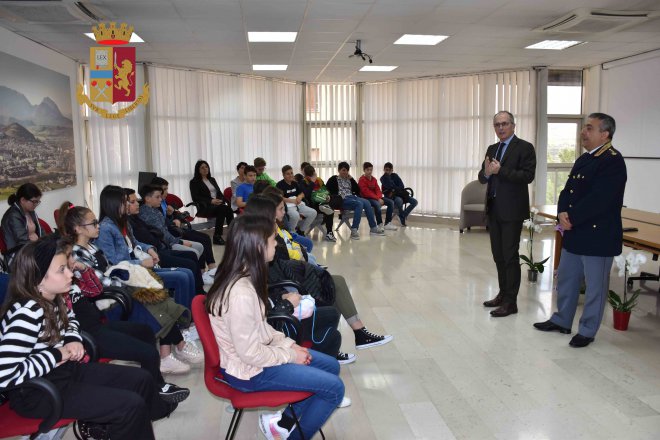 Istituto Comprensivo Padre Isaia di Foglianise alla Questura di Benevento