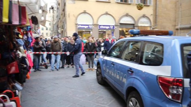 Due allarme bomba in centro a Firenze, evacuati alcuni negozi