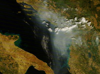 Alcuni incendi visibili da satellite - Immagine AQUA (NASA) acquisita dal MARSec il 30/8/2012