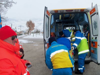 Ambulanza del 118 (foto di archivio)