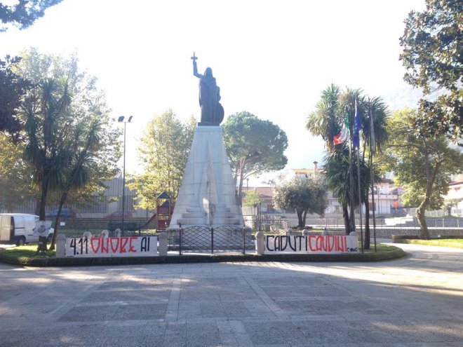 Cmc321: striscione per ricordare tutti i caduti caudini