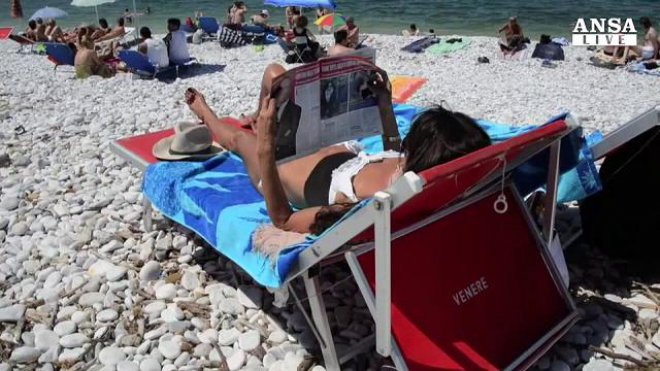 Vacanze, tutto pieno sulle spiagge. Previste il 25% di presenze in piu'