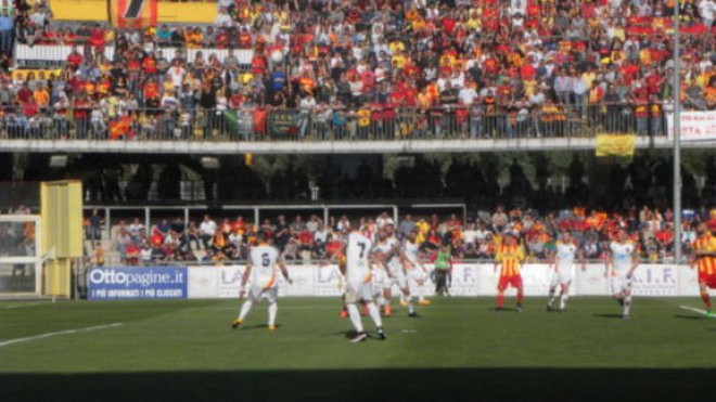 Calcio. Benevento - Lecce 3-0. I sanniti vanno in Serie B (30 aprile 2016)
