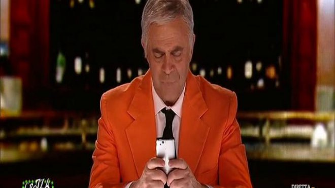 Satira. Crozza-Formigoni e l'app Galera Advisor: 