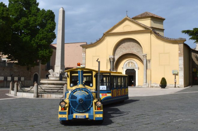 trenino in piazza Santa Sofia