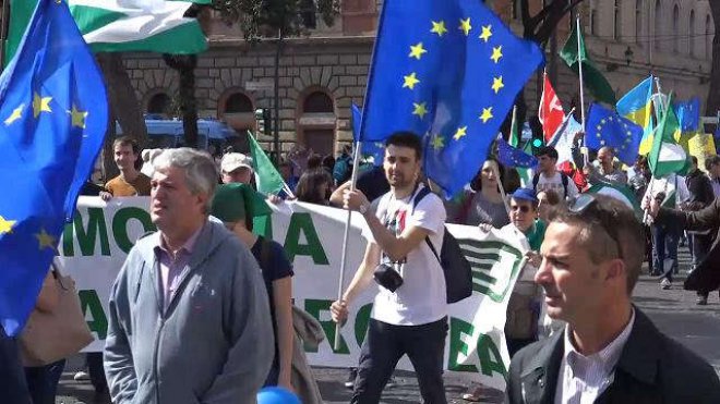 Trattati di Roma, politici in piazza: Costruiamo un'Europa federale