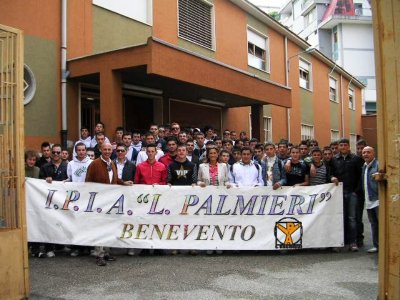 Una foto di gruppo dell'Istituto Professionale