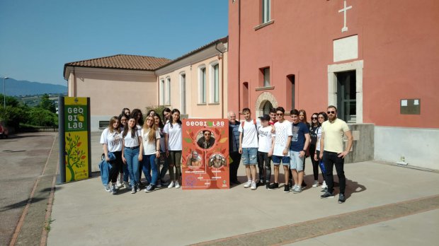 Gli alunni del Fermi in visita al Geobiolab