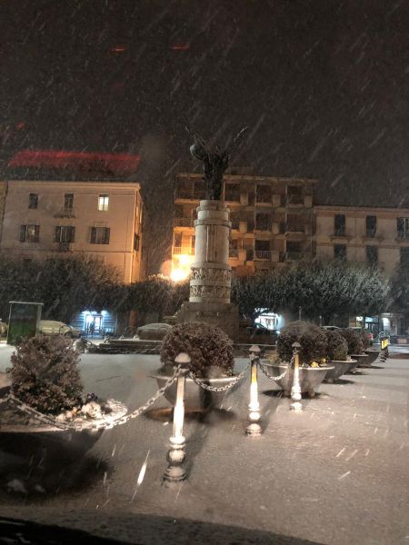 Benevento by Night mentre nevica - foto di Teresa Gianbattista