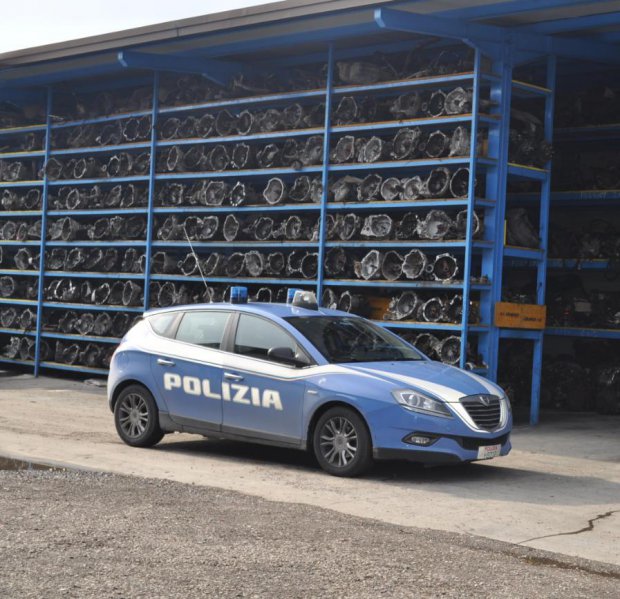 Auto rubata e ritrovata