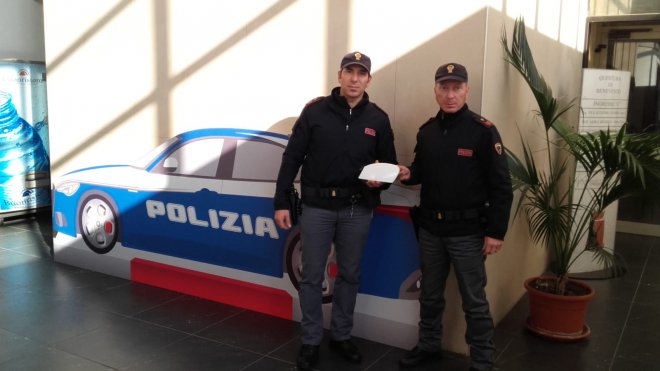 truffa specchietto rotto - consigli della Polizia