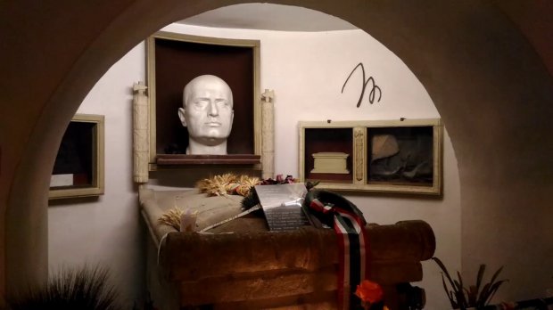 Tomba Mussolini, Predappio