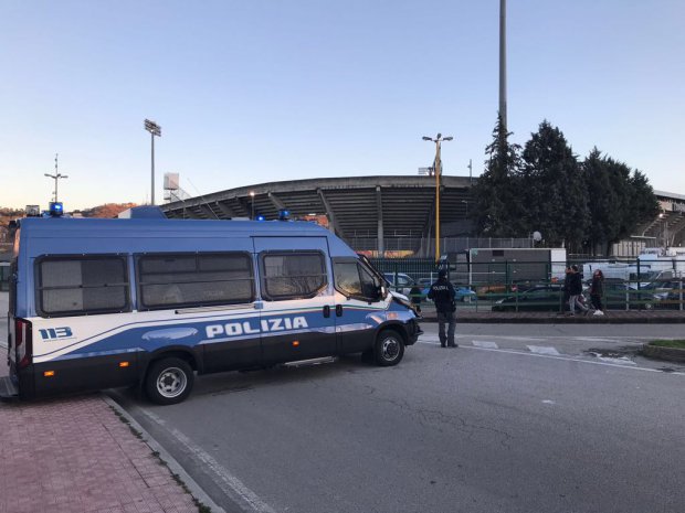 Polizia nei pressi dello Stadio Ciro Vigorito