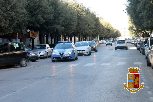 Squadra Volanti al Rione Ferrovia