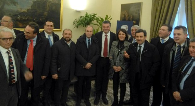 Firma contratto integrativo regionale dei lavoratori forestali