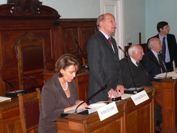 Gennaro Melone, commemora Raffaele Delcogliano e Aldo Iermano uccisi dalle Brigate Rosse (Provincia di Benevento - foto di archivio - 1 dic 2017)