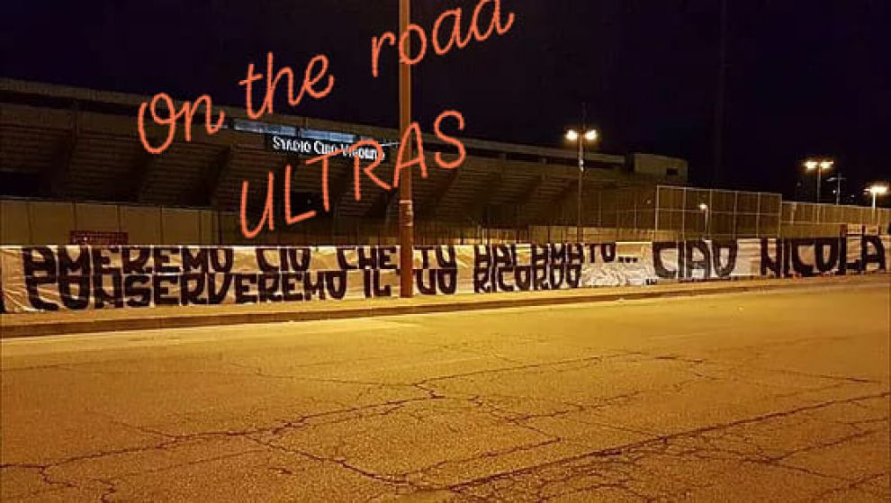 Foto: On the road ultras
Lo striscione dinanzi al Vigorito