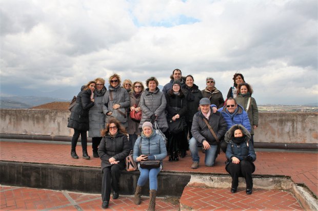 Turisti romani alla Rocca dei Rettori