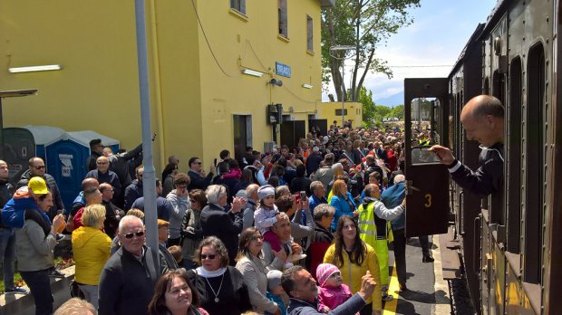 Il treno storico del Sannio, festa grande a Pontelandolfo