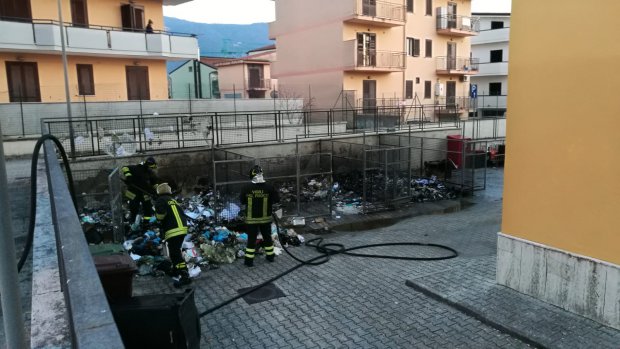 incendio rifiuti Maugeri