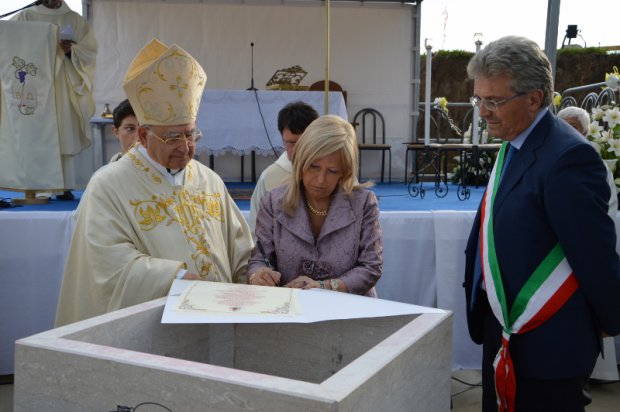 Posa prima pietra: mons.De Rosa, Galeone, Muccio