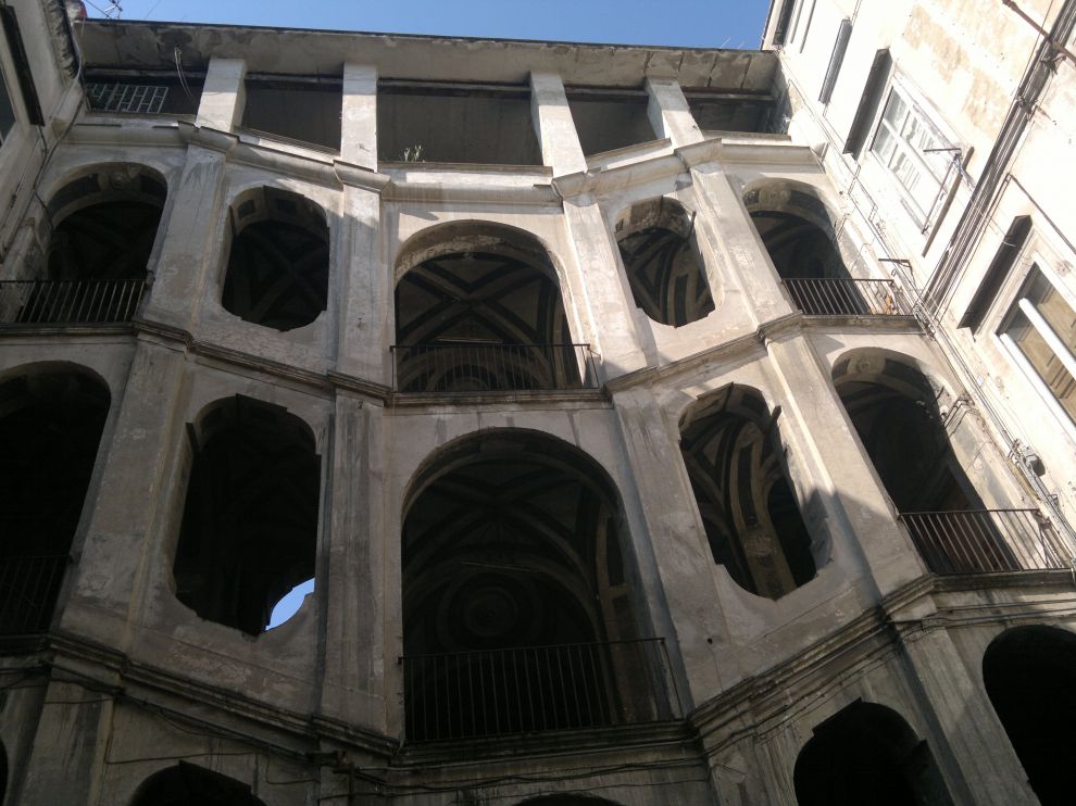 Palazzo spagnolo - Foto Oreste Albarano (Napoli)