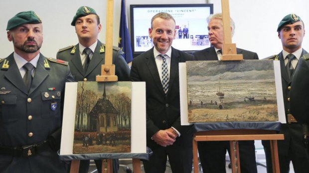 Guardia di Finanza. I quadri di Vincent Van Gogh rubati dalla camorra