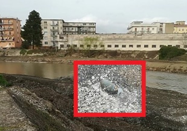 Ordigno bellico rinvenuto in un cantiere lungo il fiume Sabato 