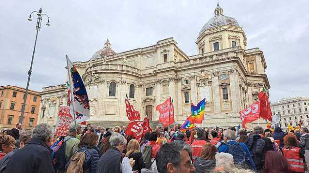 Roma. Manifestazione pacifista invoca il cessate il fuoco in Ucraina