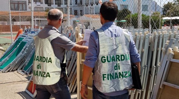 Guardia di Finanza di Caserta. Sequestro lido abusivo