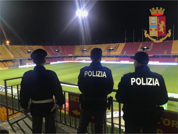 Polizia, Stadio