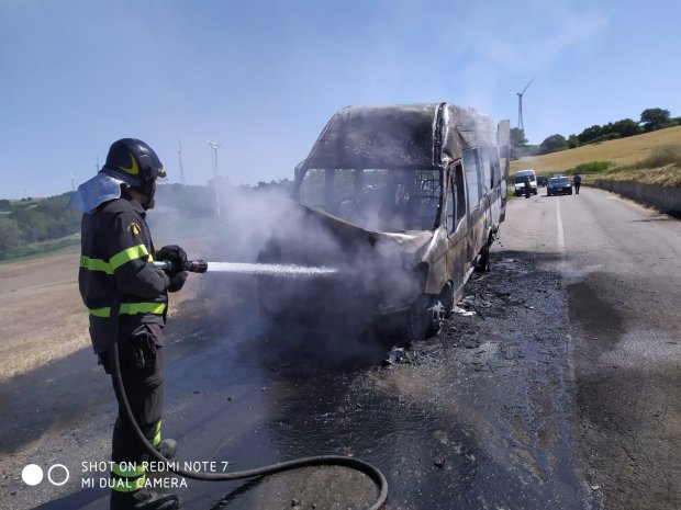 Autobus in fiamme