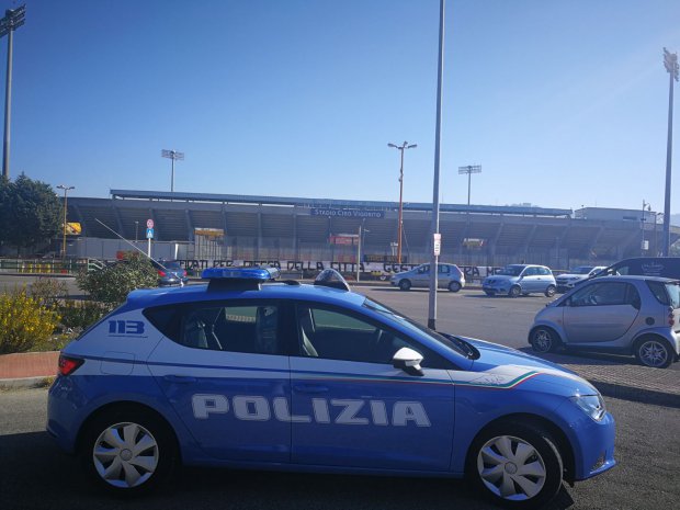 Benevento. Pattuglia della Polizia di Stato presso lo Stadio Ciro Vigorito
