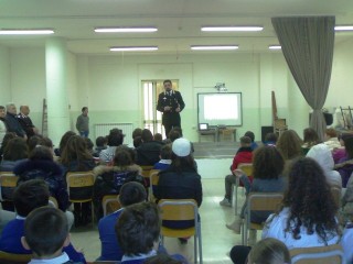 Carabinieri incontri con scuole