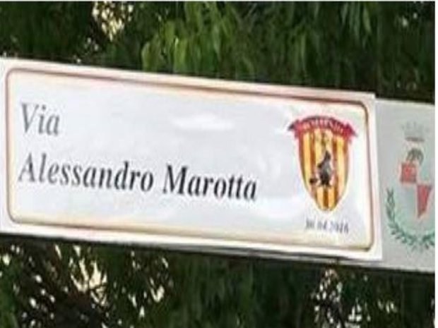 Cartelli Stradali intitolati al Benevento Calcio - Foto tratta dalla pagina Fb Strega Ignorante