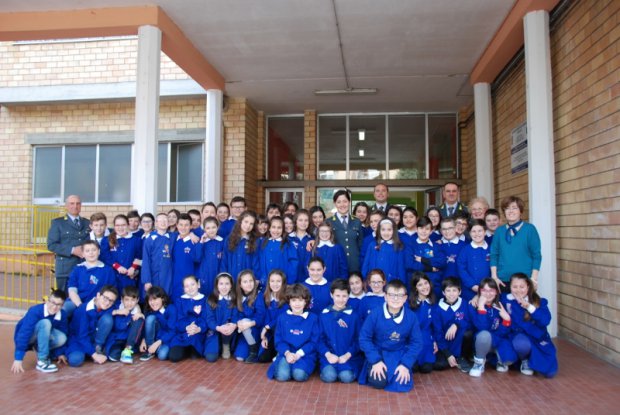 La Guardia di Finanza e gli studenti del Moscati