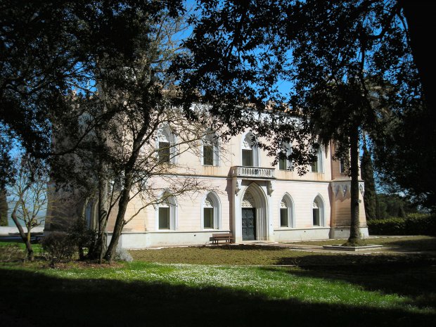 Benevento. Villa dei Papi, sede ISFOL (Di Decan - Opera propria, GFDL)