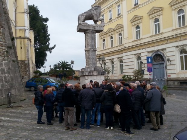 Turisti in citta' nel giorno di Pasquetta