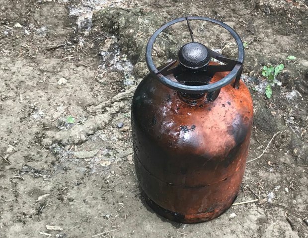 Bombola da campeggio in fiamme